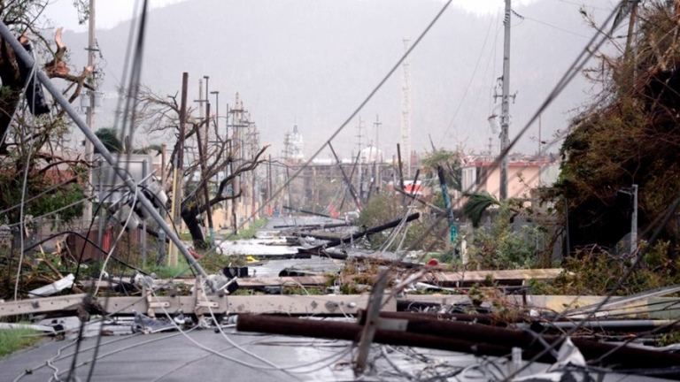 Caribe: Huracán Fiona llegó a Dominicana, tras apagón y destrozos en Puerto Rico