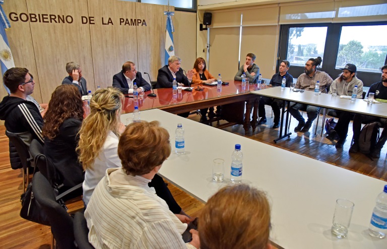 El Gobierno lanzó “Puente al Trabajo Pampeano” para reconvertir, junto a Nación, planes sociales en empleo formal