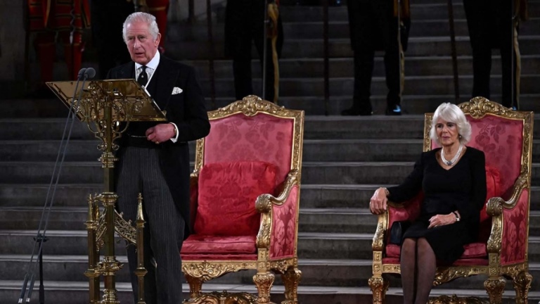 Gran Bretaña: Carlos III se dirigió al Parlamento por primera vez