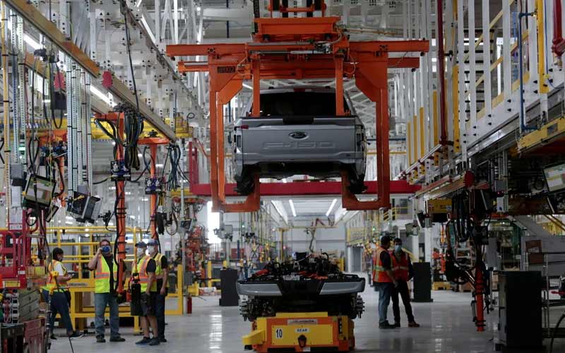 Ford frenó la producción por falta de neumáticos y evalúa cómo seguir