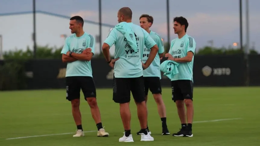 Fútbol: La Selección se entrenó antes de su primer amistoso