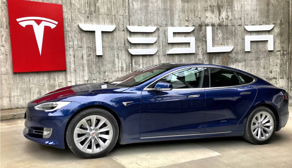 Tesla defraudó al mercado y sus acciones se desplomaron