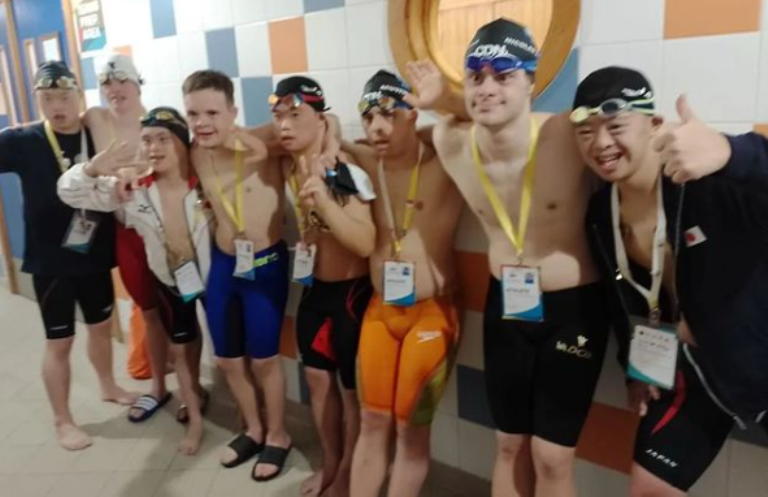 Natación: Bautista Bal rompió un nuevo récord y Argentina terminó 7° en la posta 4×50 medley