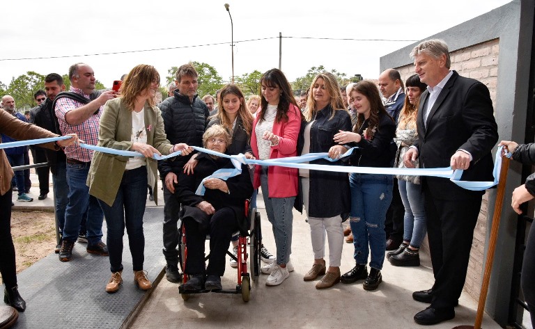 El gobernador Ziliotto inauguró y anunció obras para Ingeniero Luiggi