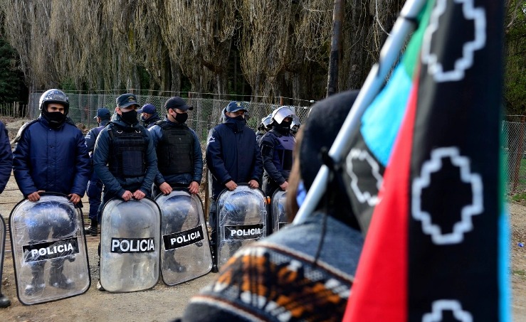 Ordenan que las mujeres mapuches detenidas regresen a Bariloche