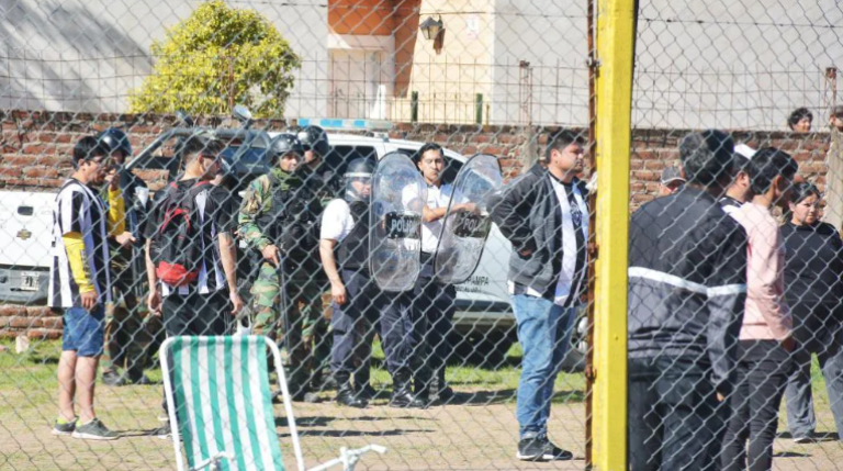 El Gobierno provincial informó sobre graves incidentes con 10 personas heridas y dos detenidos durante partido de fútbol en Toay