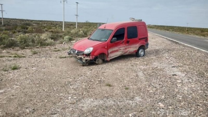 Un camión que circulaba por La Pampa perdió un utilitario que transportaba