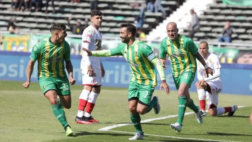 Fútbol: Aldosivi le ganó a Barracas Central y sueña con quedarse en primera