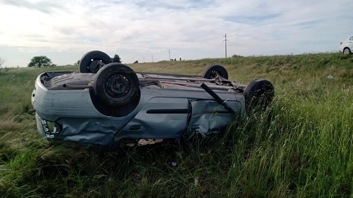 Murió una mujer en un vuelco en la ruta Nº35