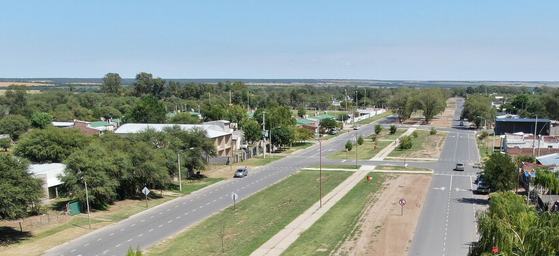 Toay: Construyen veredas sobre dársenas de la Avenida 13 de Caballería