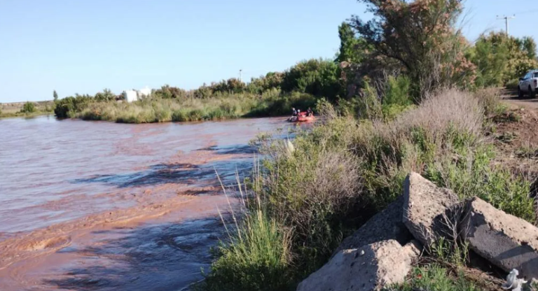 Sigue la búsqueda del menor desaparecido en 25 de Mayo y rotan los equipos que trabajan en el río Colorado