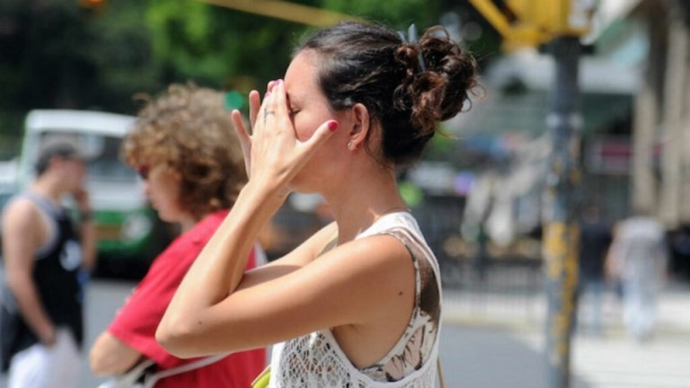 Sigue el calor intenso y hay alerta en casi todo el país por altas temperaturas