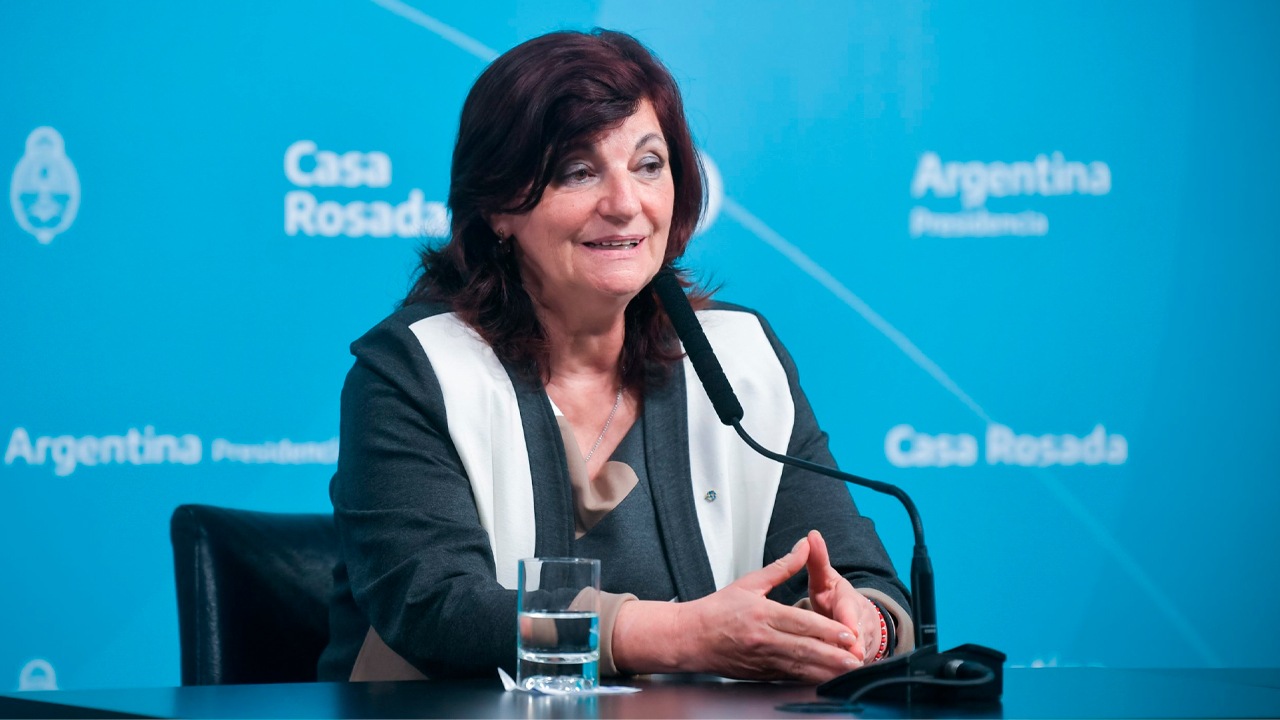 La ministra de Trabajo, a favor de reducir la jornada laboral