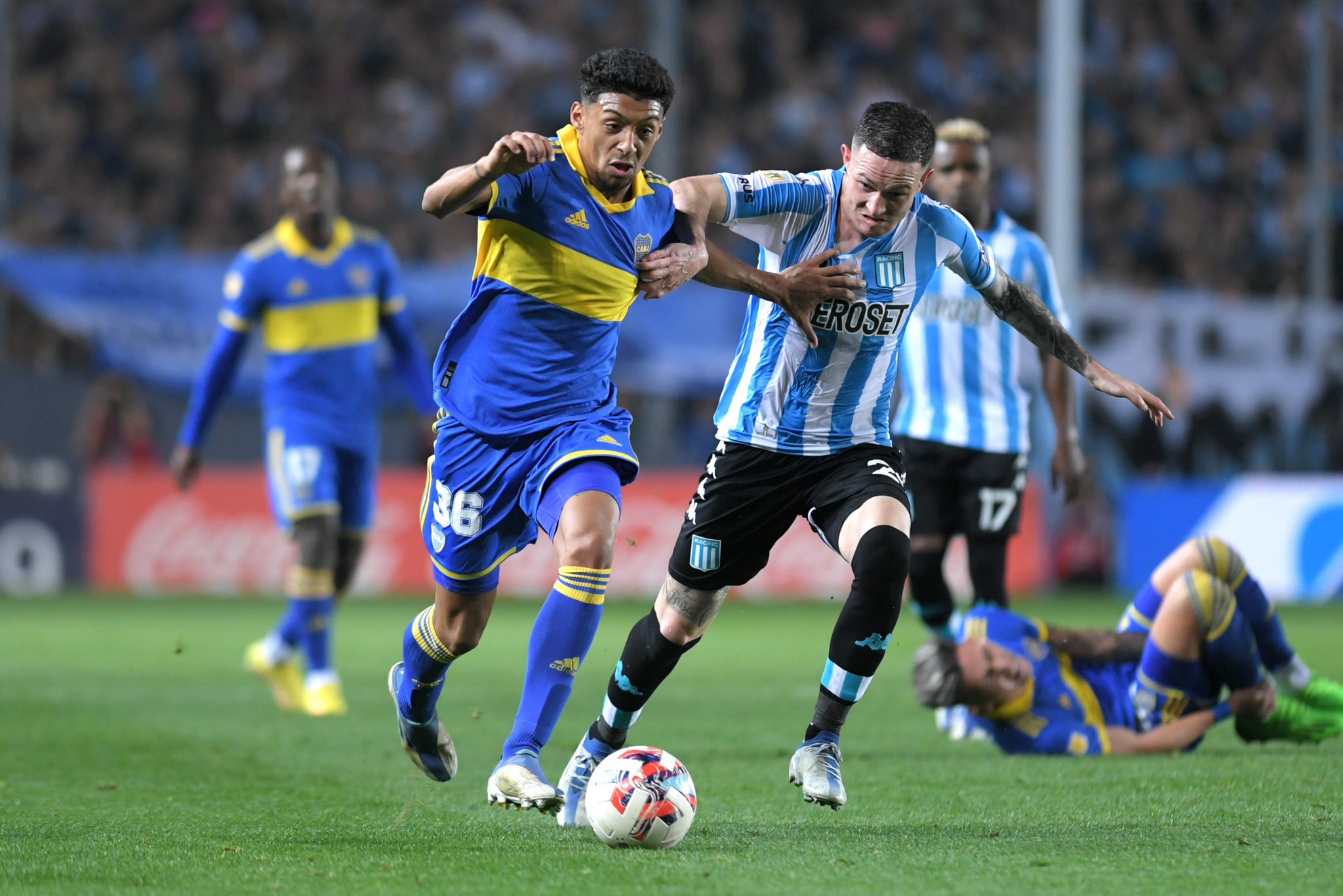 Boca y Racing cara a cara por el Trofeo de Campeones