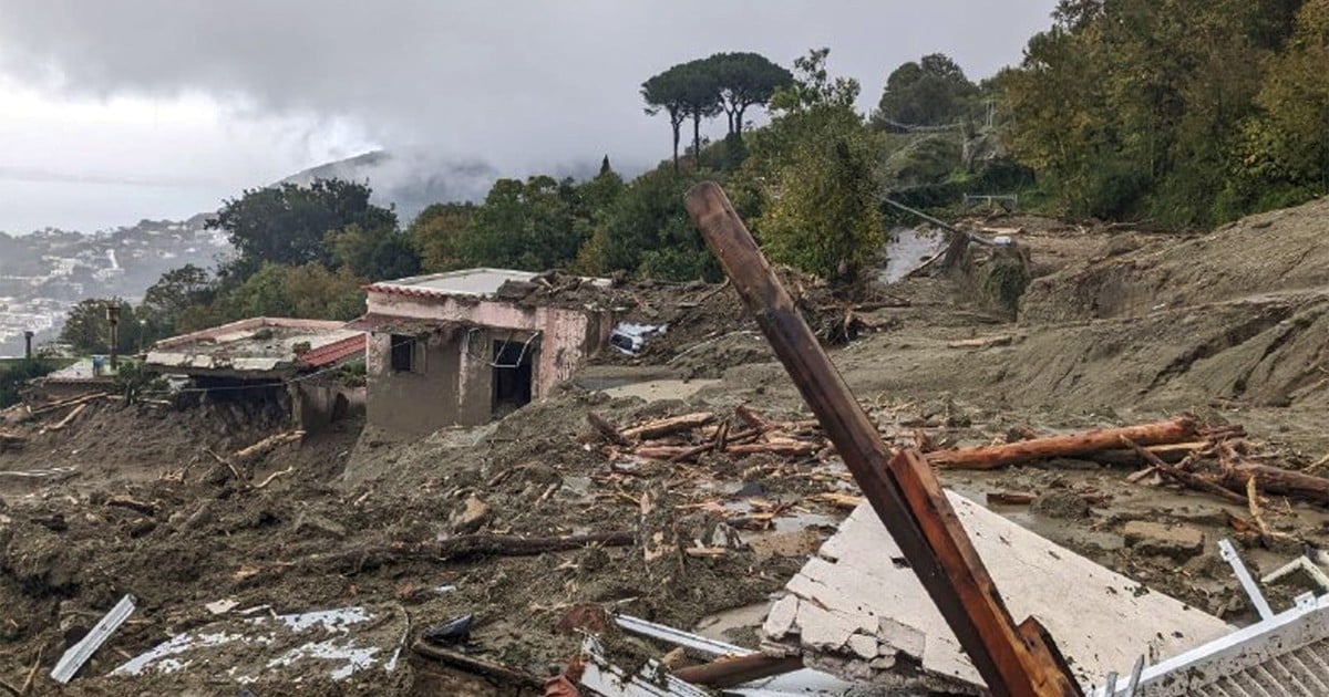 Italia: Al menos 8 muertos por un deslizamiento de tierras en la isla Isquia