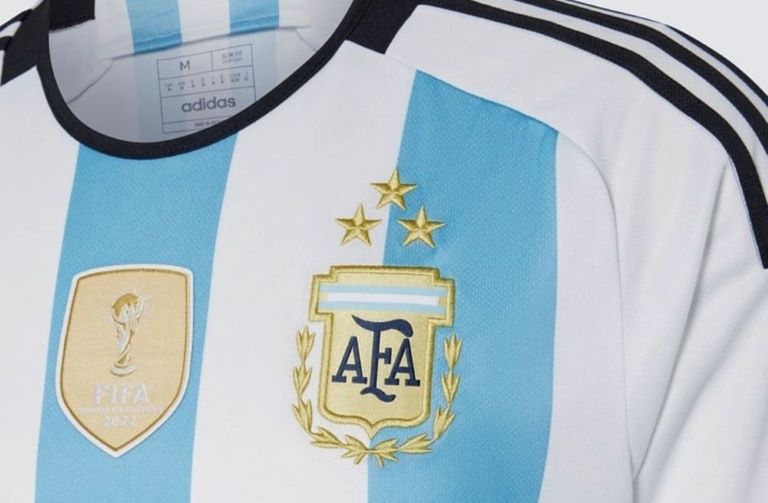 Fútbol: La camiseta de la Selección Argentina con las tres estrellas se agotó en pocas horas