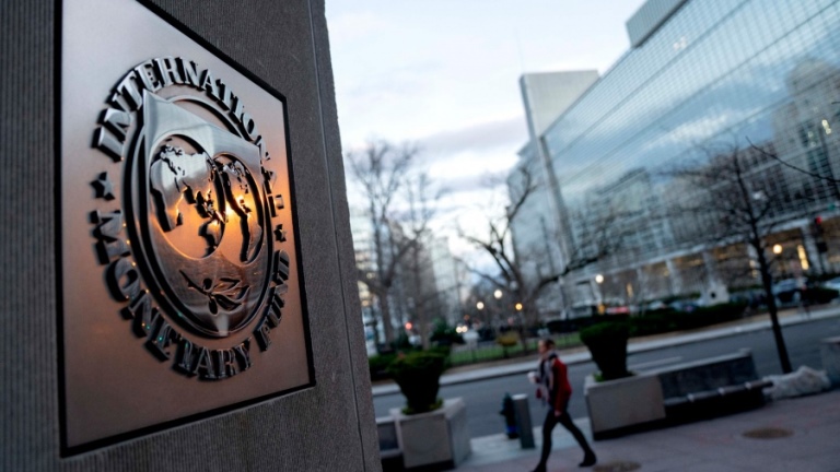 Argentina le paga al FMI U$S 2.500 millones a la espera de la aprobación de la tercera revisión