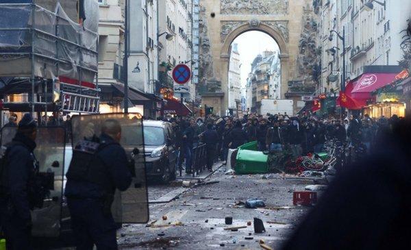 Francia: Graves incidentes tras un ataque a un centro kurdo en París