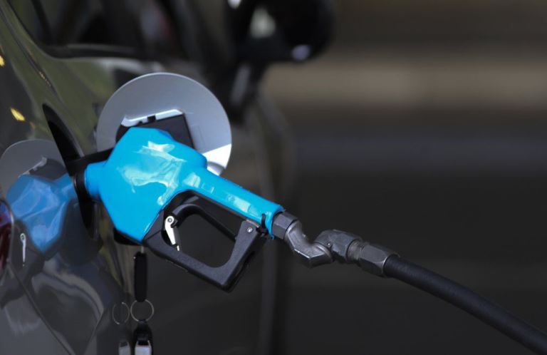 Los combustibles aumentan un 4% desde este jueves