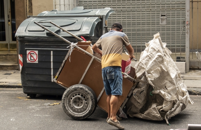 Cerca de 17 millones de argentinos son pobres, según estudio de la UCA