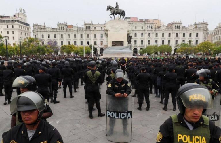 Perú: La Justicia extendió la prisión preventiva de Castillo mientras recrudece la violencia en las calles