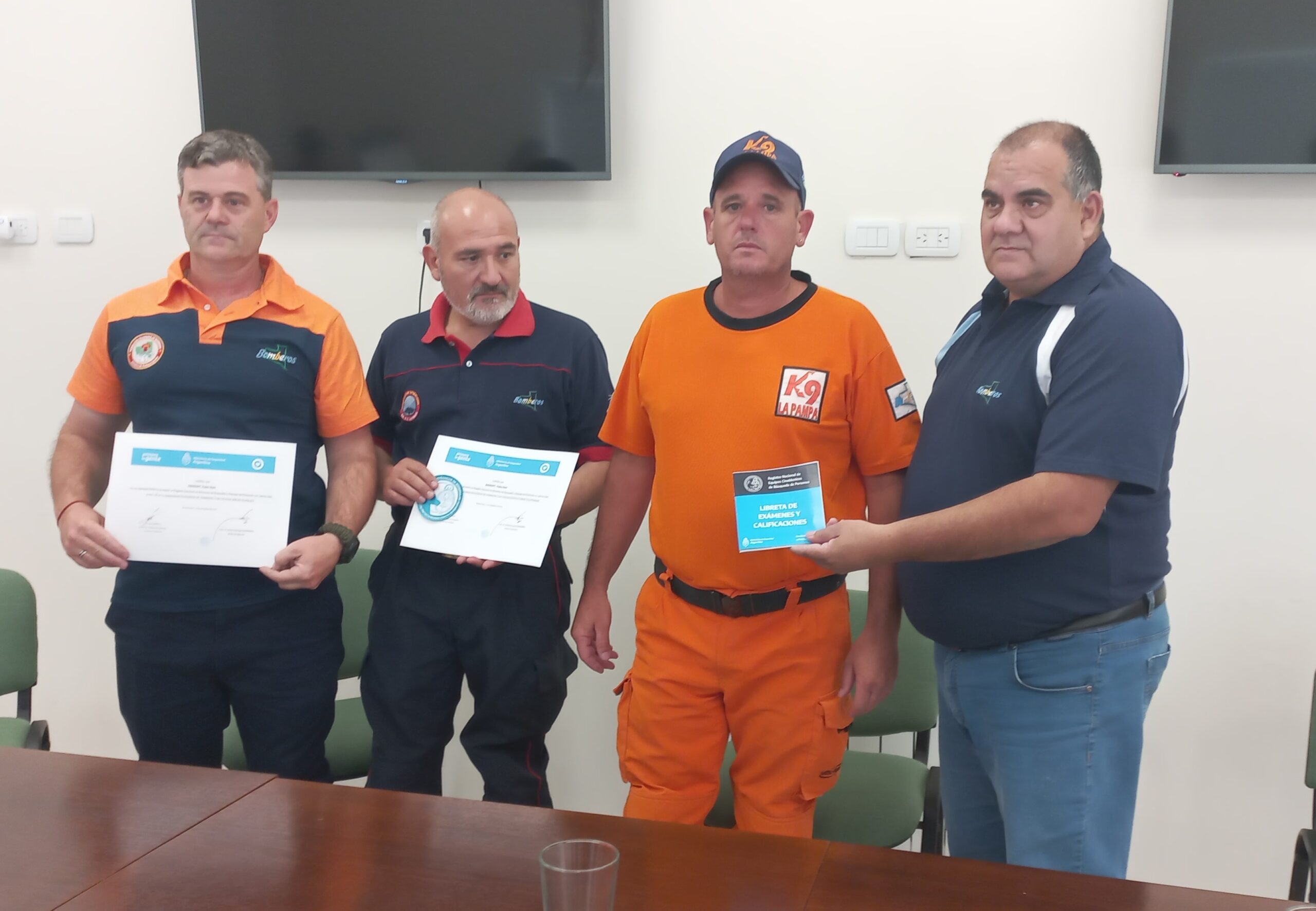 Bomberos Voluntarios de La Pampa obtiene el primer certificado nacional al binomio para búsquedas y rescates de personas