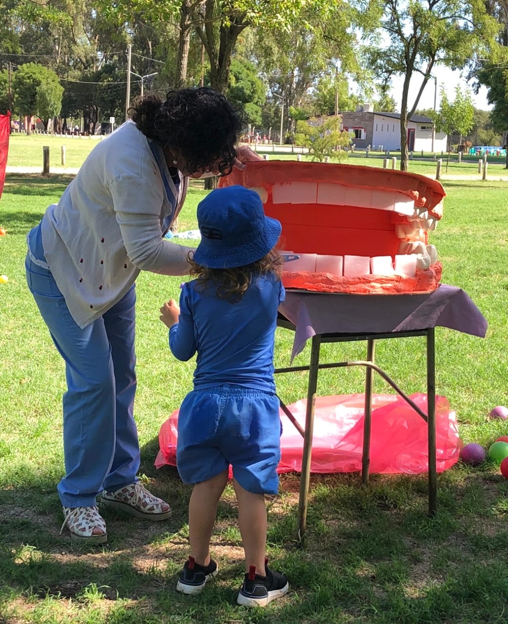 Sonrisas de Verano: El programa de salud que visita colonias de vacaciones