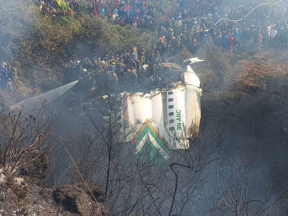 Nepal: Un avión con 72 pasajeros se estrelló y causó la muerte de al menos 67 personas