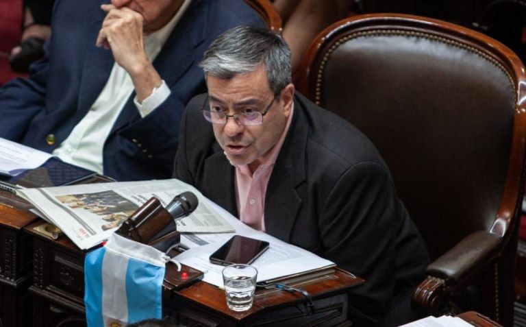 Germán Martínez le pide a la oposición que se presente a debatir el proyecto de juicio político a la Corte