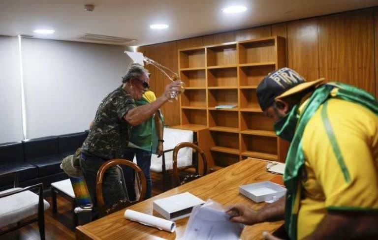 Brasil: Le dictaron prisión preventiva a 140 detenidos por los desmanes en Brasilia