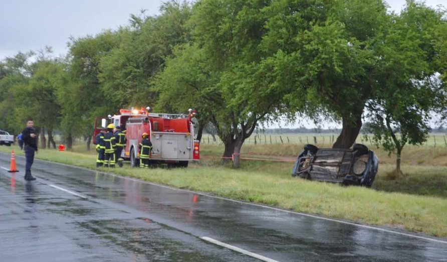 Un vuelco en cercanías de Victorica se cobró la primera víctima del año