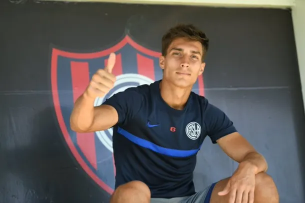 Fútbol: Federico Gattoni de San Lorenzo a Sevilla