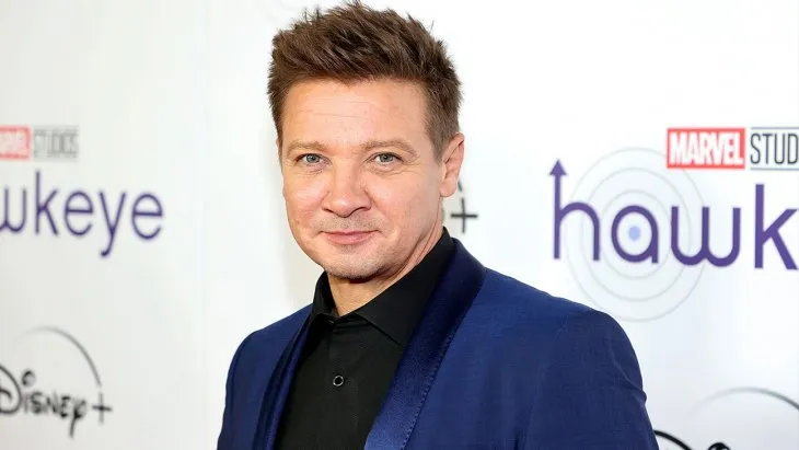 El actor Jeremy Renner sufrió un accidente y su estado es “crítico pero estable”