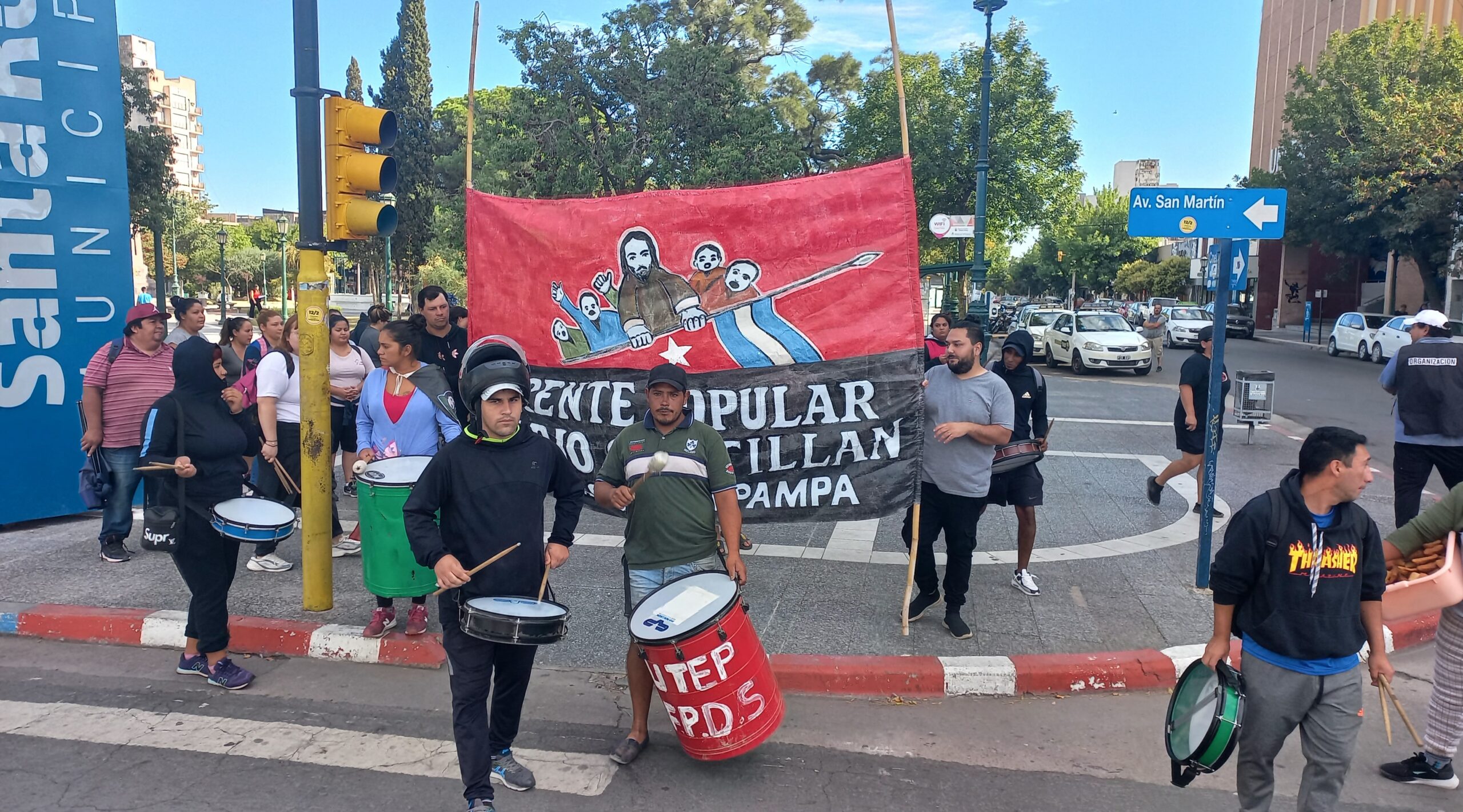 El “Frente Darío Santillán UTEP“ se movilizó a Casa de Gobierno