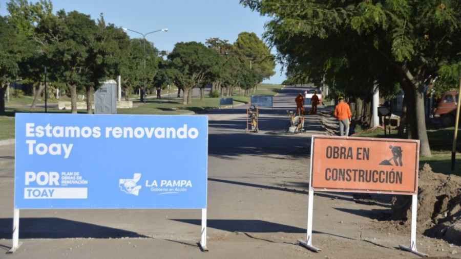 Continúan las obras de pavimento urbano en Toay