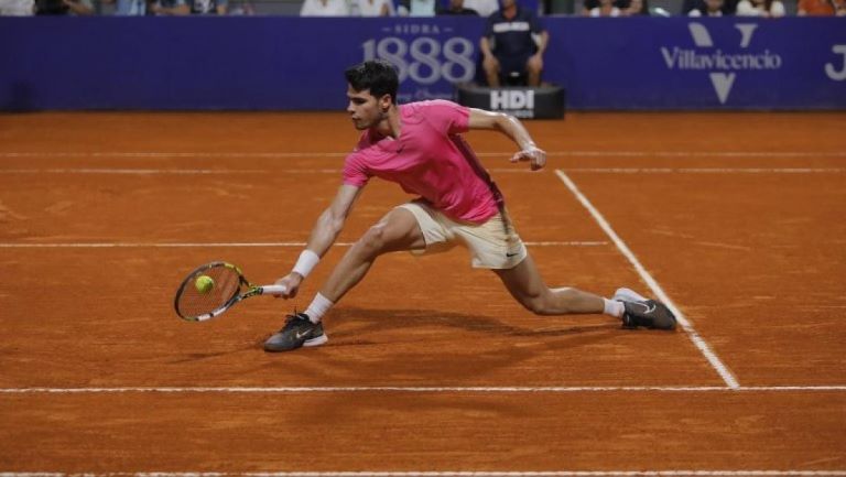 Tenis: Carlos Alcaraz avanzó a cuartos de final y es el gran favorito a ganar el ATP Buenos Aires