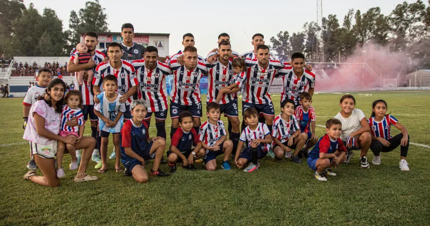 Fútbol: Se jugó la penúltima fecha de los grupos del Provincial 2023 y varios equipos consiguieron clasificar a los cuartos de final