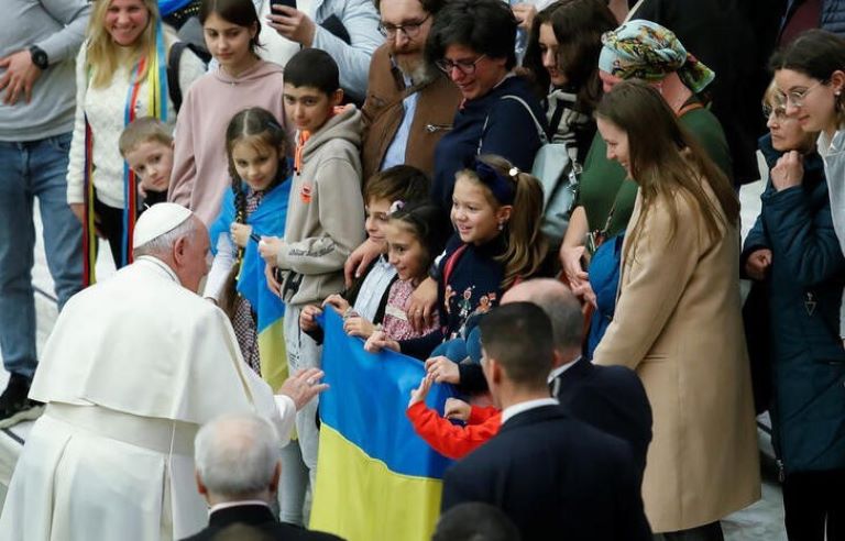 Vaticano: El Papa pidió un alto el fuego en Ucrania antes del aniversario de la invasión