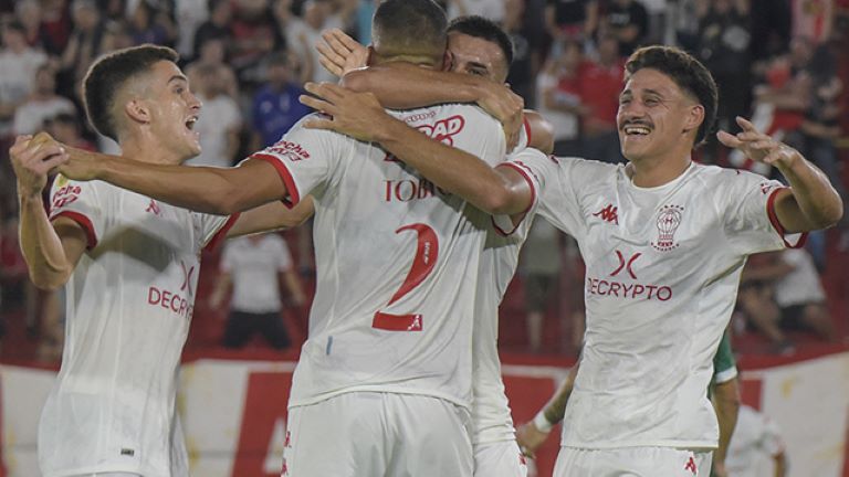 Fútbol: Huracán le ganó a Banfield y es el puntero del campeonato