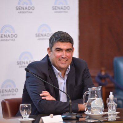 Bensusán: “Los que no quieran cumplir el mandato constitucional, que renuncien”