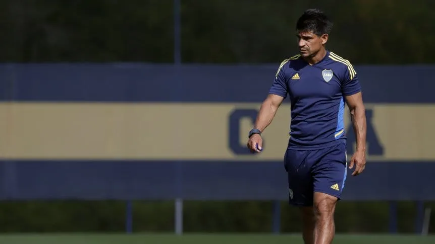 Fútbol: Hugo Ibarra probó cambios en Boca para recibir a Platense