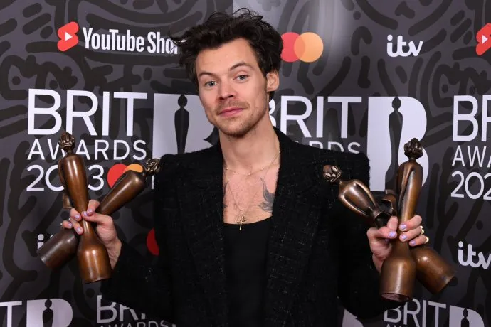 Harry Styles arrasa en los premios Brit Awards 2023