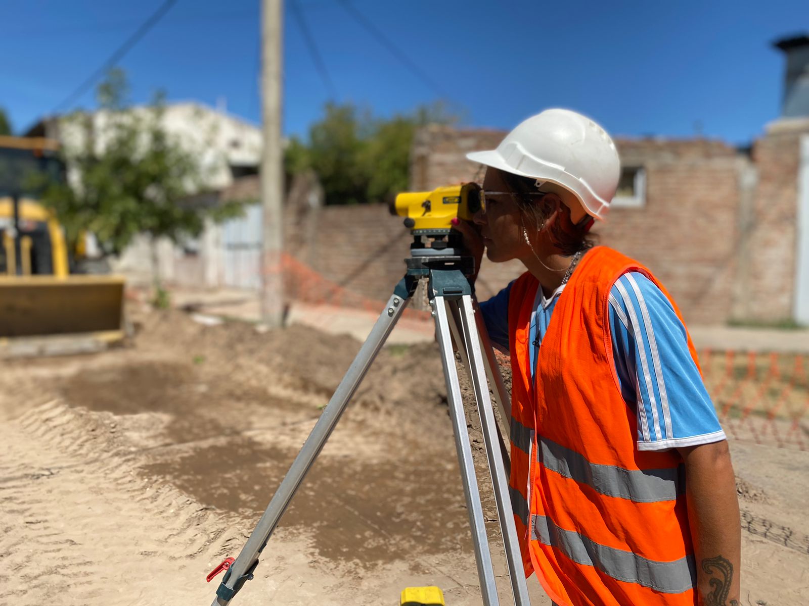 Mes de la mujer: Reconocimiento para una mujer al frente de la obra de infraestructura de Villa del Busto