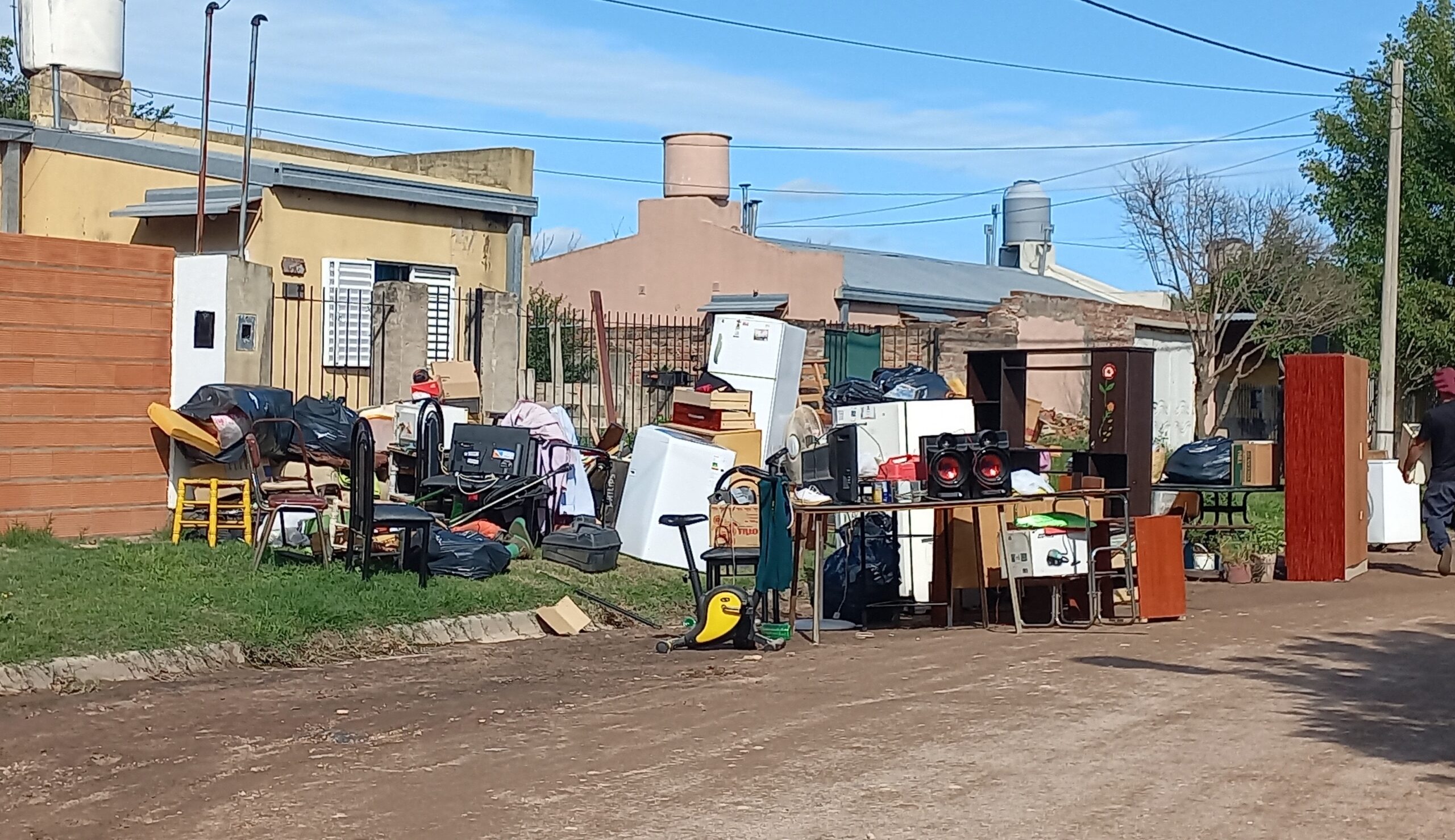 Santa Rosa: Tensión por un desalojo entre privados en el Barrio Ananía