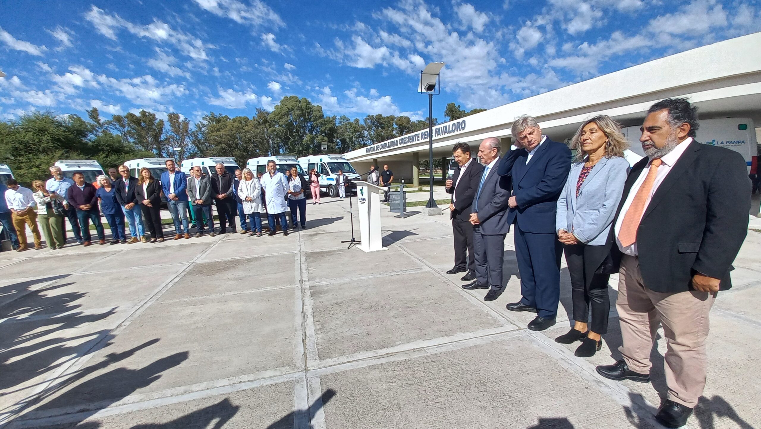 La Pampa:  Gobierno provincial entregó 17 ambulancias