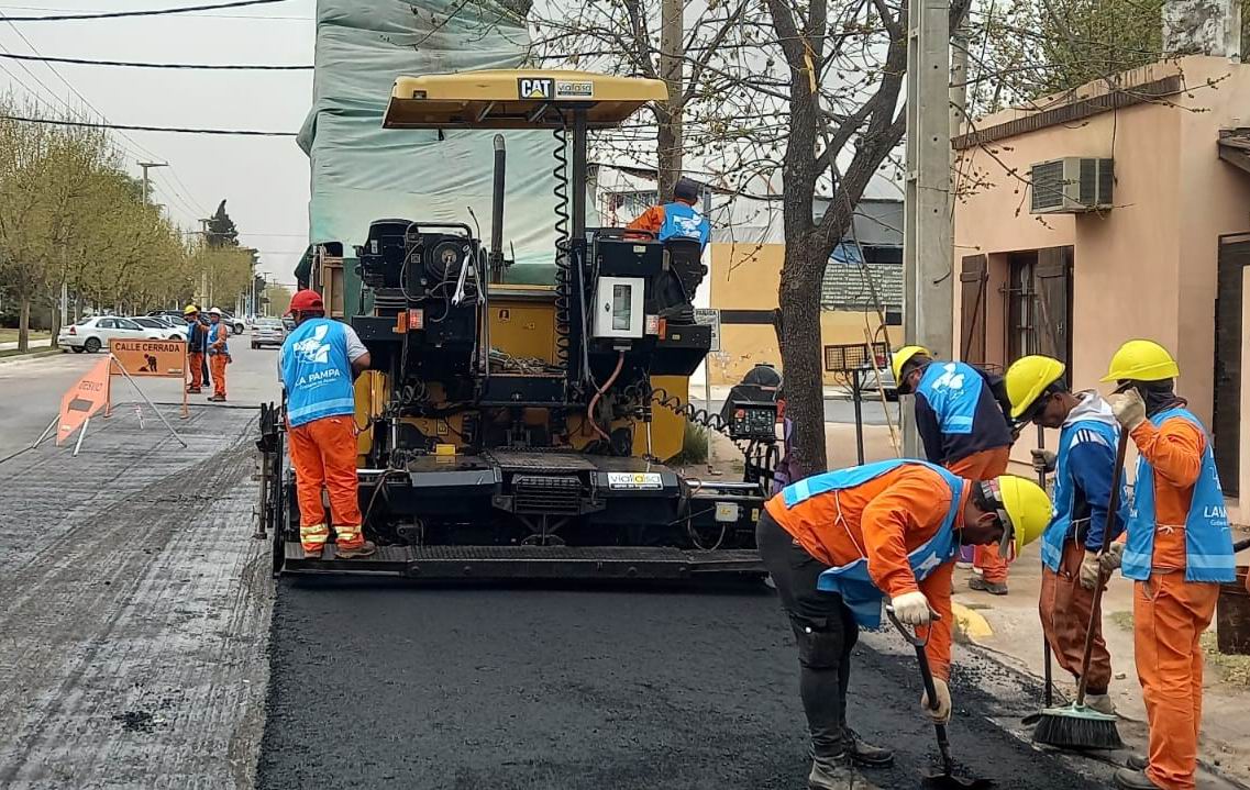 Continúan las obras de asfalto y saneamiento en Santa Rosa, General Pico y Toay