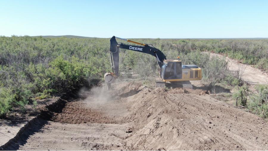 Avanza la obra de limpieza y adecuación del cauce del Río Atuel