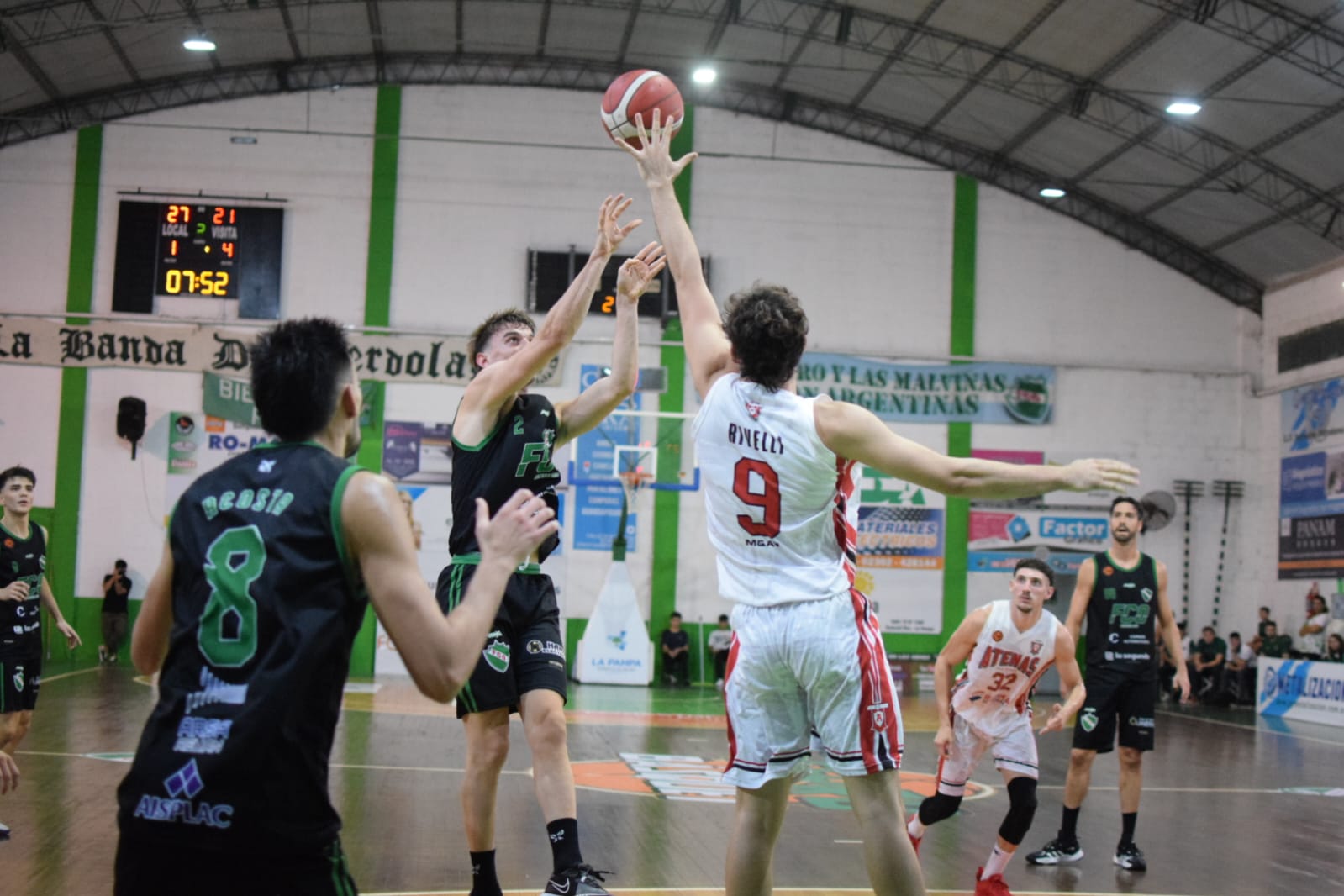 Liga Federal de Básquet: Ferro sigue sólido en el Colosito