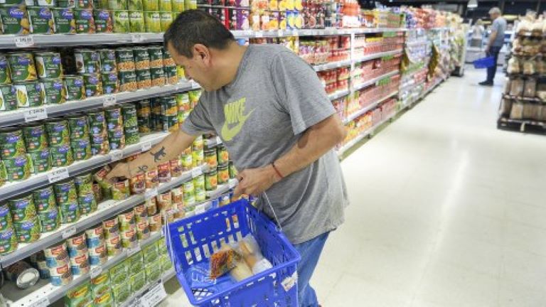 La inflación en la Argentina pegó un fuerte salto en febrero y llegó al 6,6%