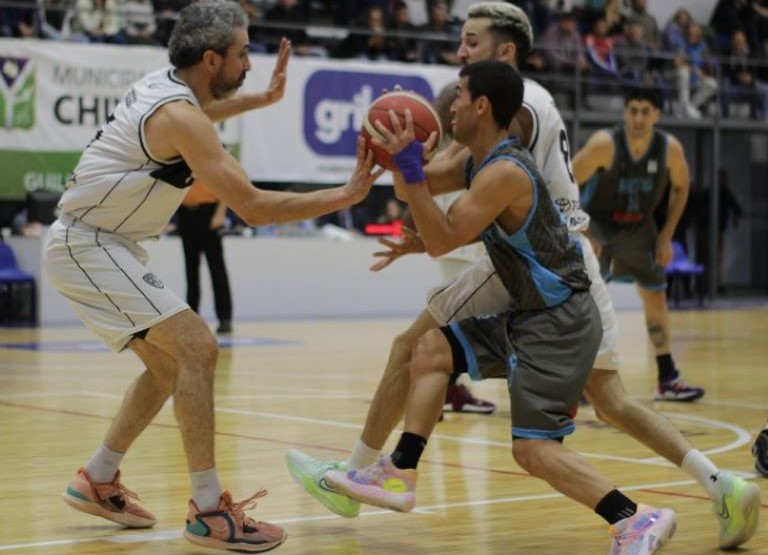 Básquetbol: Racing de Chivilcoy volvió a ganarle con claridad a Pico FBC en el segundo playoff de Liga Argentina